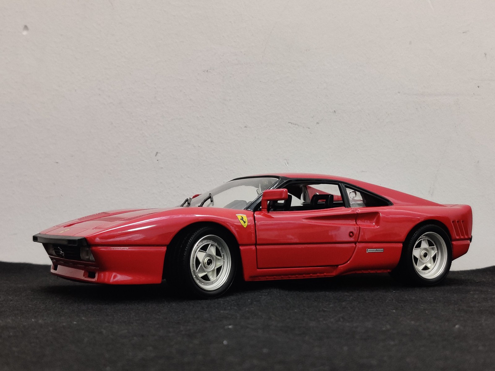 1:18 Hotwheels Ferrari 288 GTO | DiecastXchange Forum