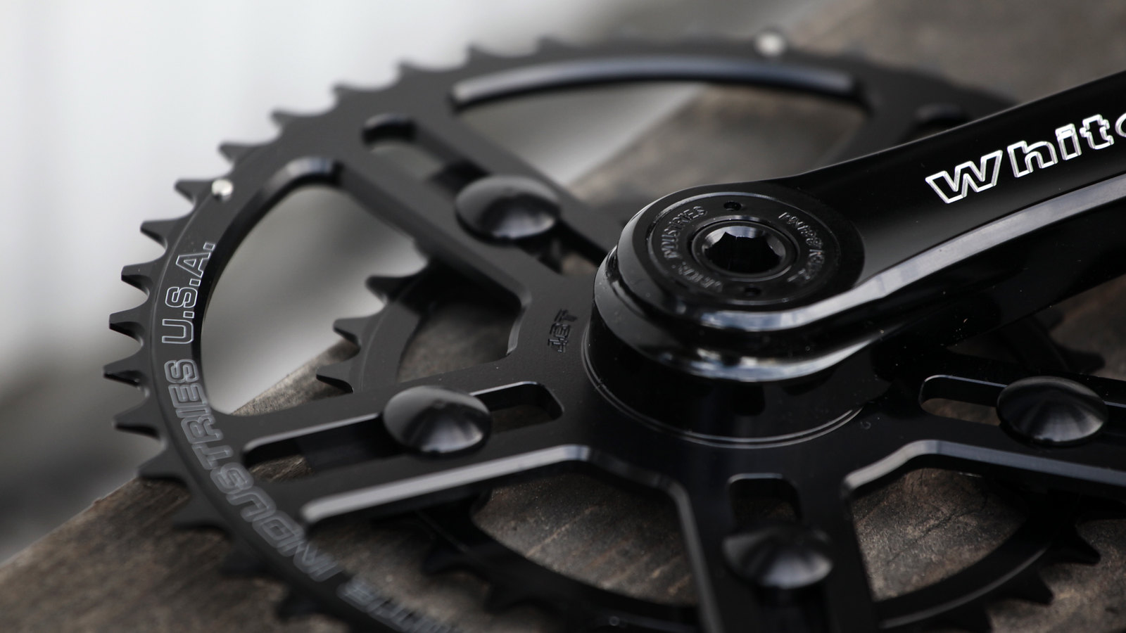 White Industries / ホワイト・インダストリーズ / ブランド - Above