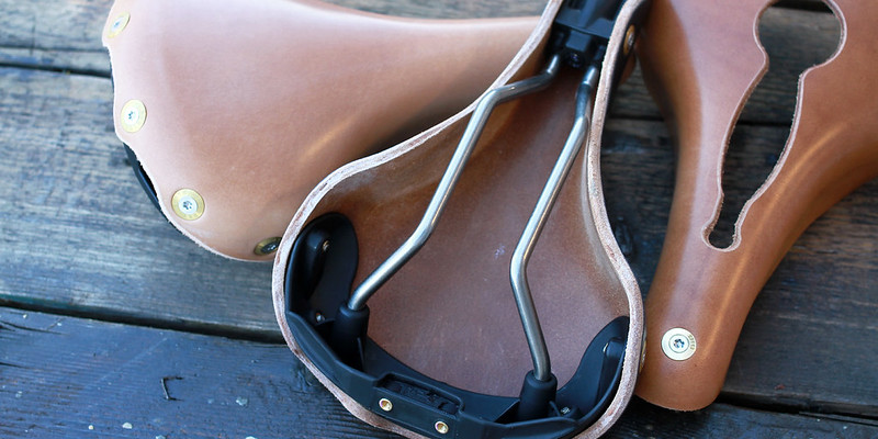 Gilles Berthoud / Agnel / Leather Saddle / Titanium / ジルベルソー