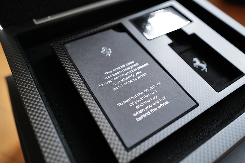 フェラーリから「納車前ギフト」、キーボックスが届く。その筐体は