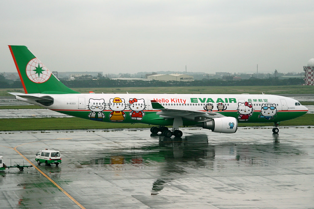 EVA Air | Airbus A330-200 | B-16303 | Hello Kitty livery |… | Flickr