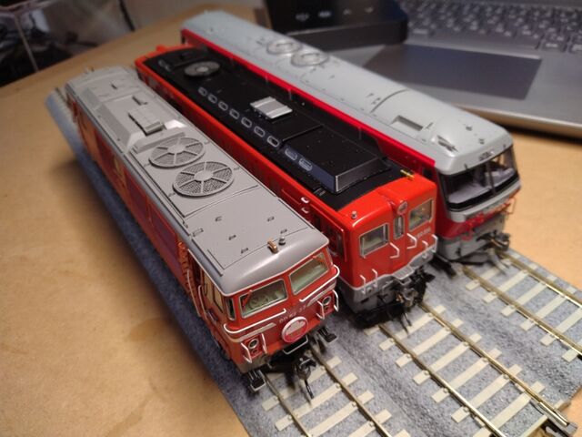 トラムウェイ HO DD13 ディーゼル機関車その他 : クローゼットの中の