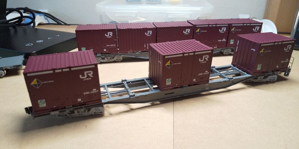 TOMIX HO 20Dコンテナ & コキ107形コンテナ車 : クローゼットの中の