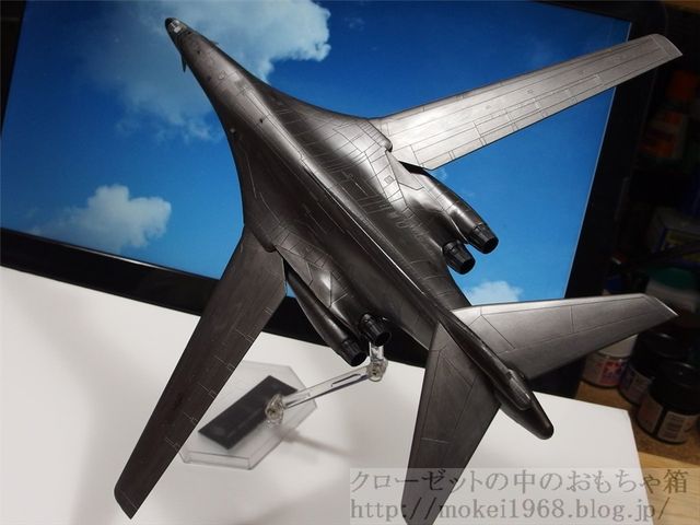 童友社 凄！1/144 アメリカ空軍 B-1Bランサー 戦略爆撃機 完成