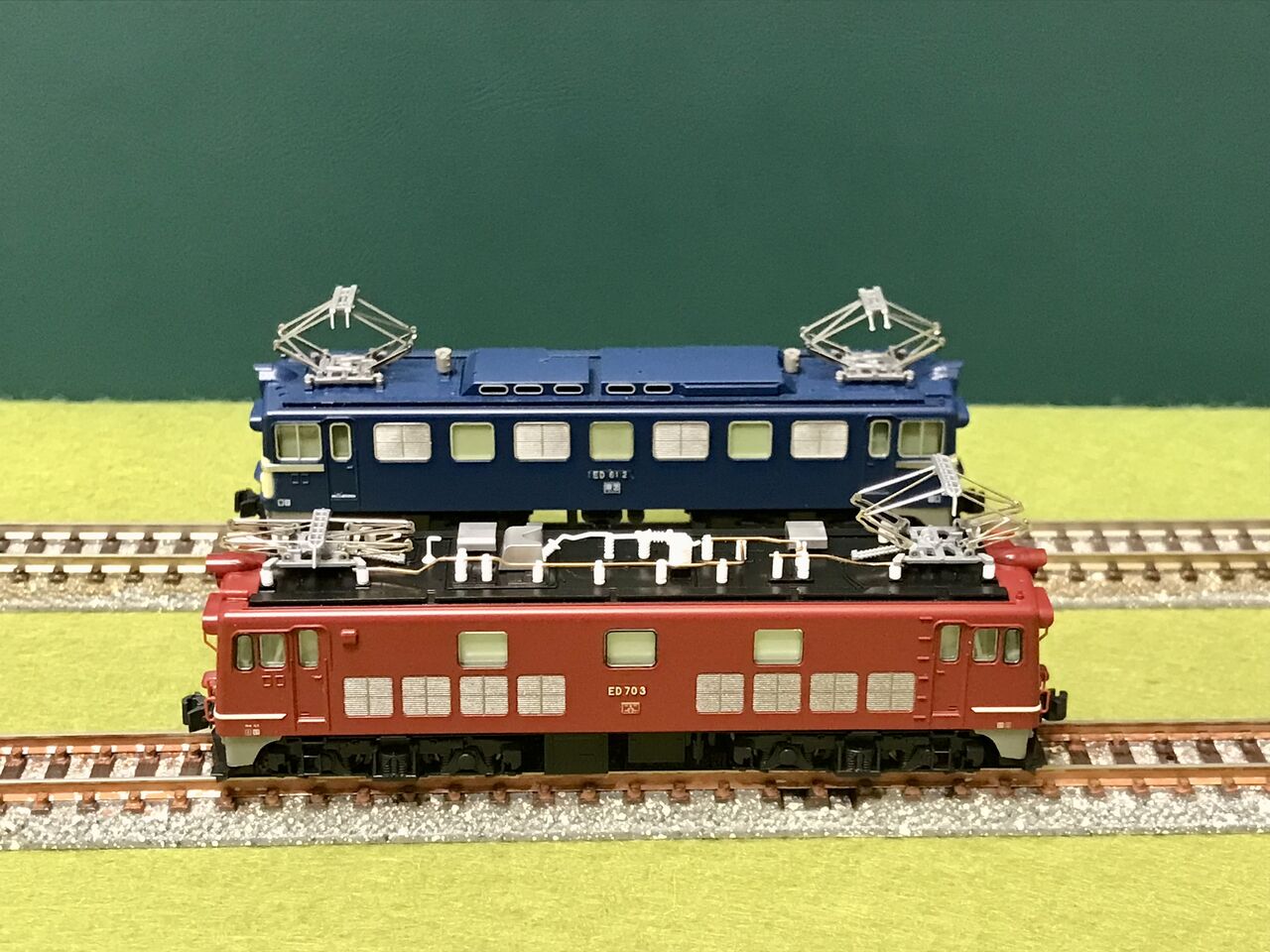 トミックスの「ED61形」と KATOの「ED70形」を並べてみました