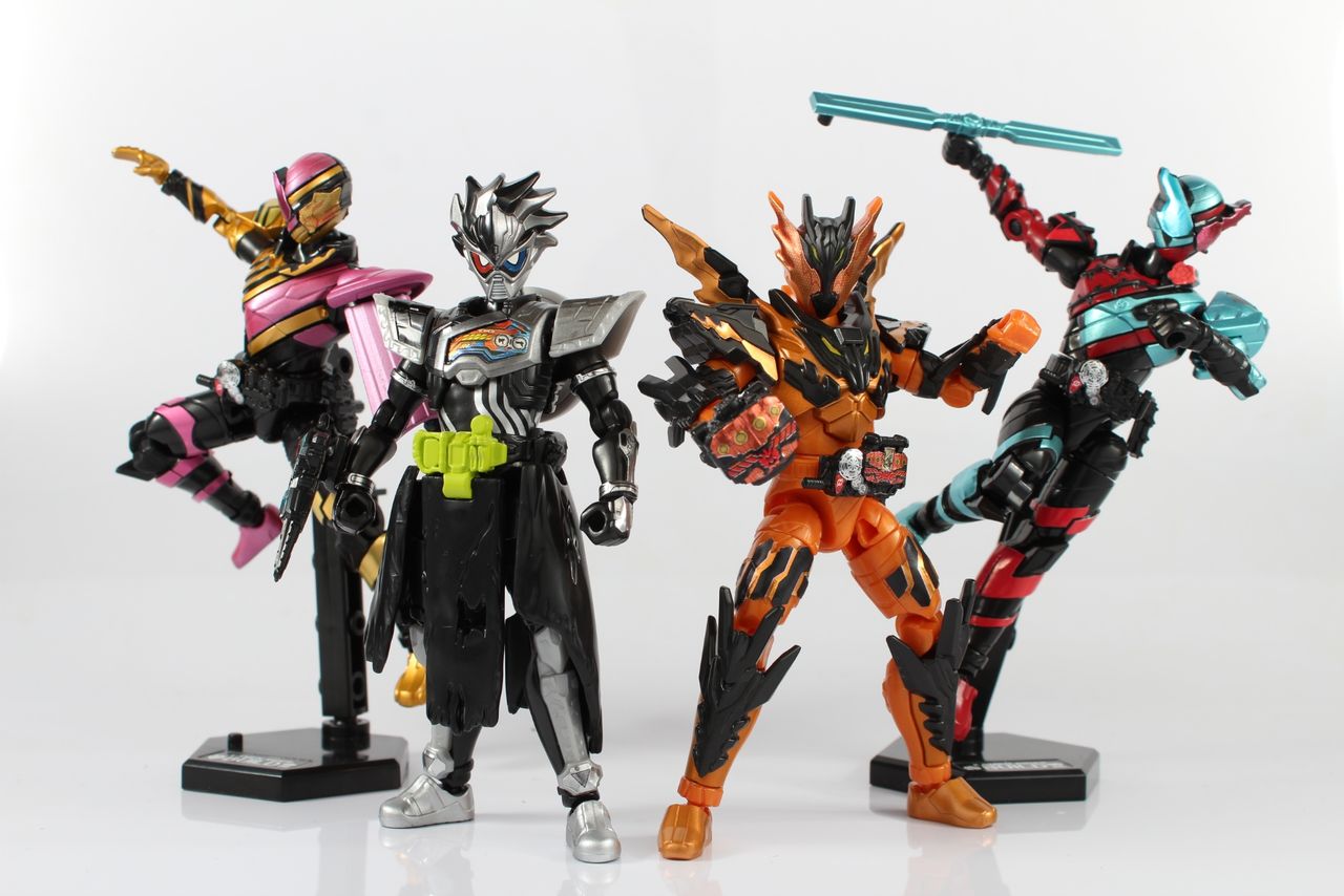 レビュー】創動 仮面ライダービルド BUILD9 Feat.装動 仮面ライダー