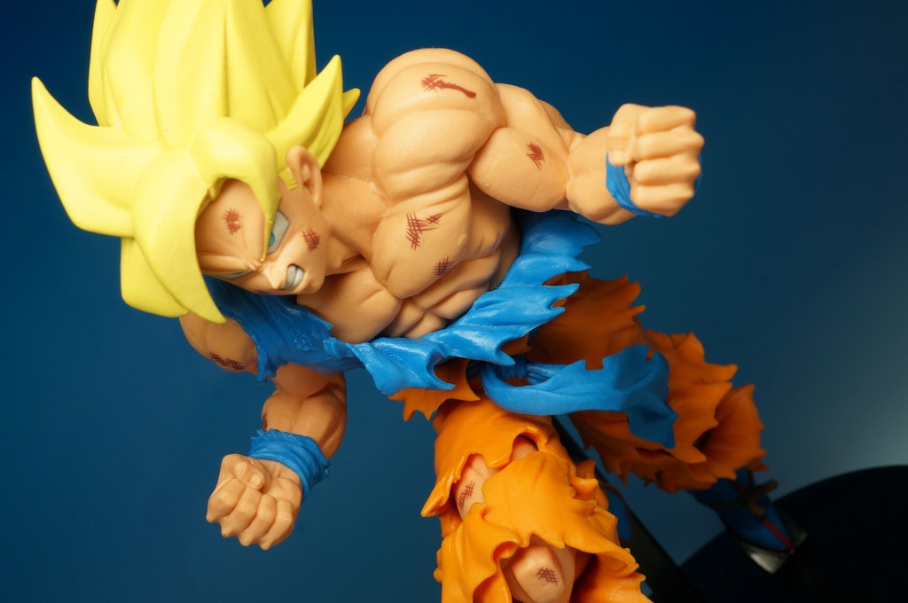 ジャンプ50周年 アニバーサリーフィギュア～孫悟空～ レビュー : 物置小屋