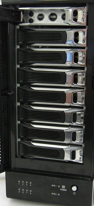 ハードディスク8台搭載可能なケースを検証 : ドスパラ - 製品レビュー