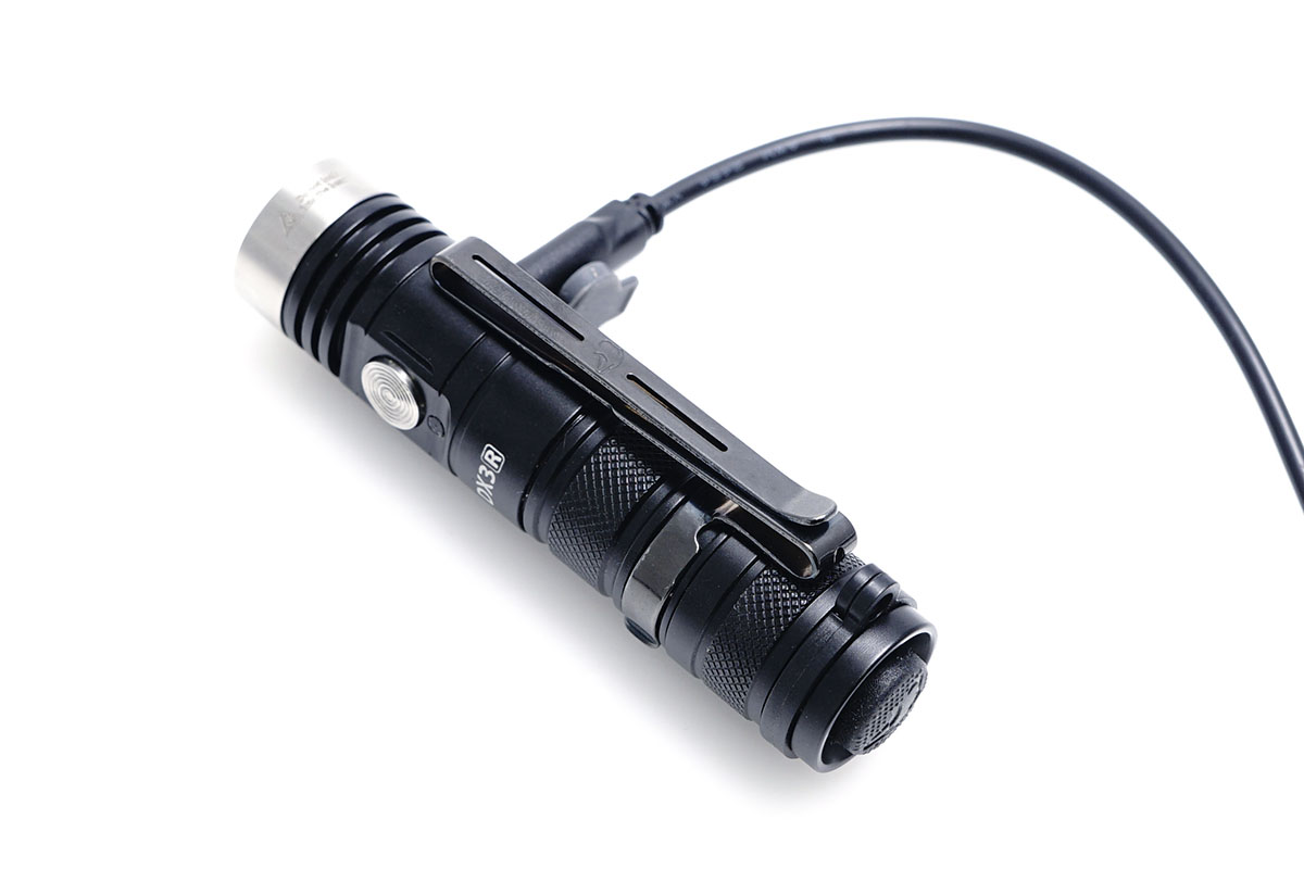 こんなに小さいのに2550lm?! SST-70搭載で前作から更に進化したEAGTAC