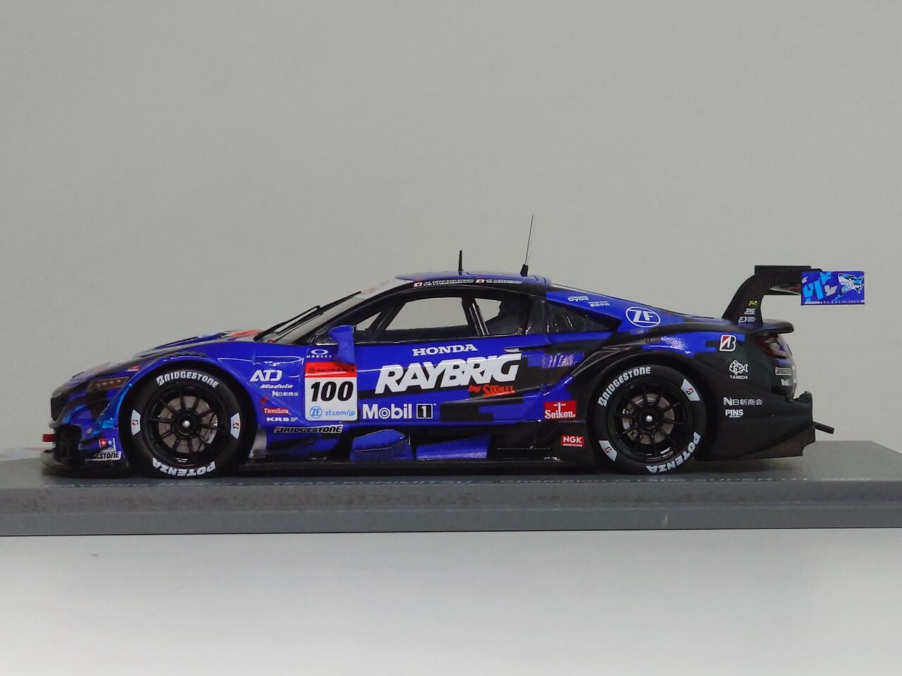 衝撃の大逆転チャンピオン決定..Spark 1/43 RAYBRIG NSX-GT -TEAM