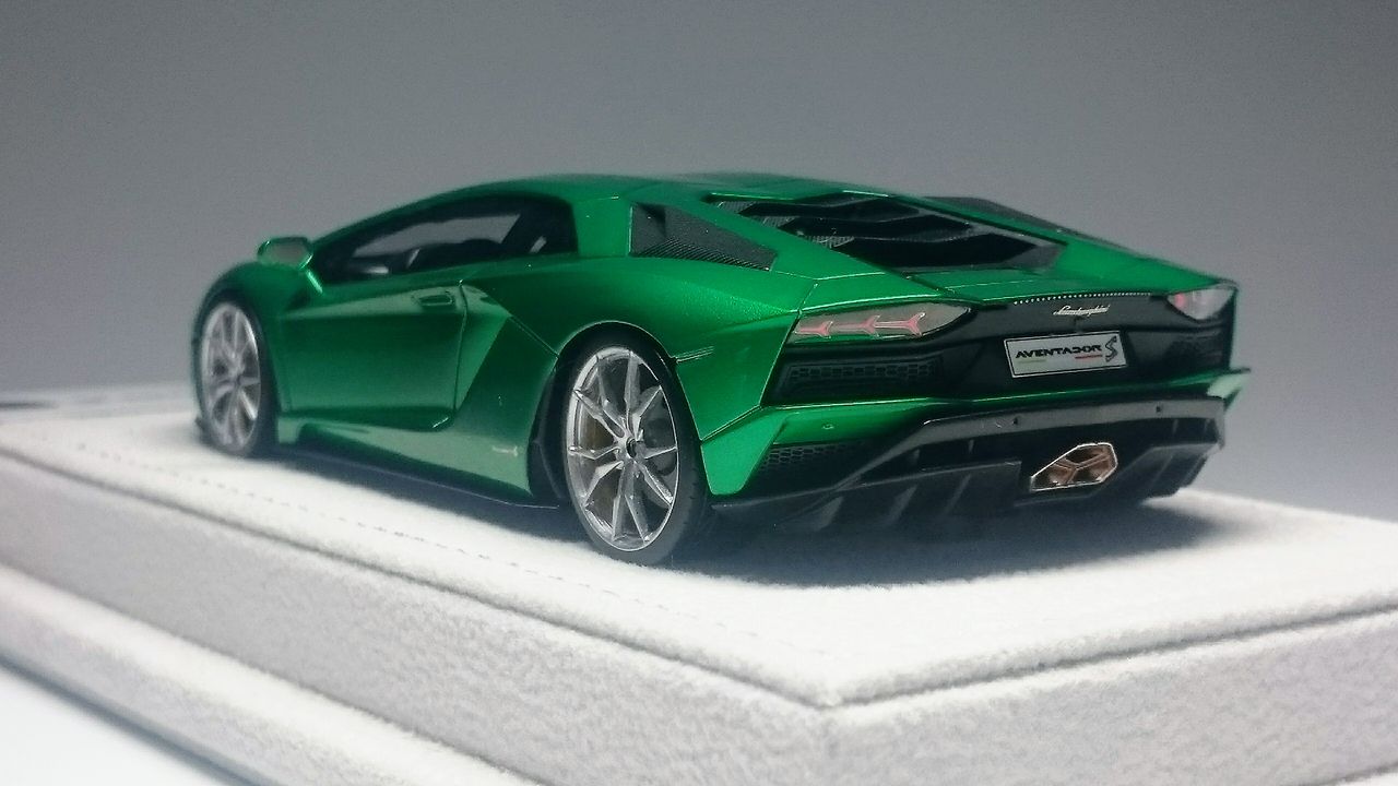 メイクアップ直販 アイドロン1/43ランボルギーニ アヴェンタドール S