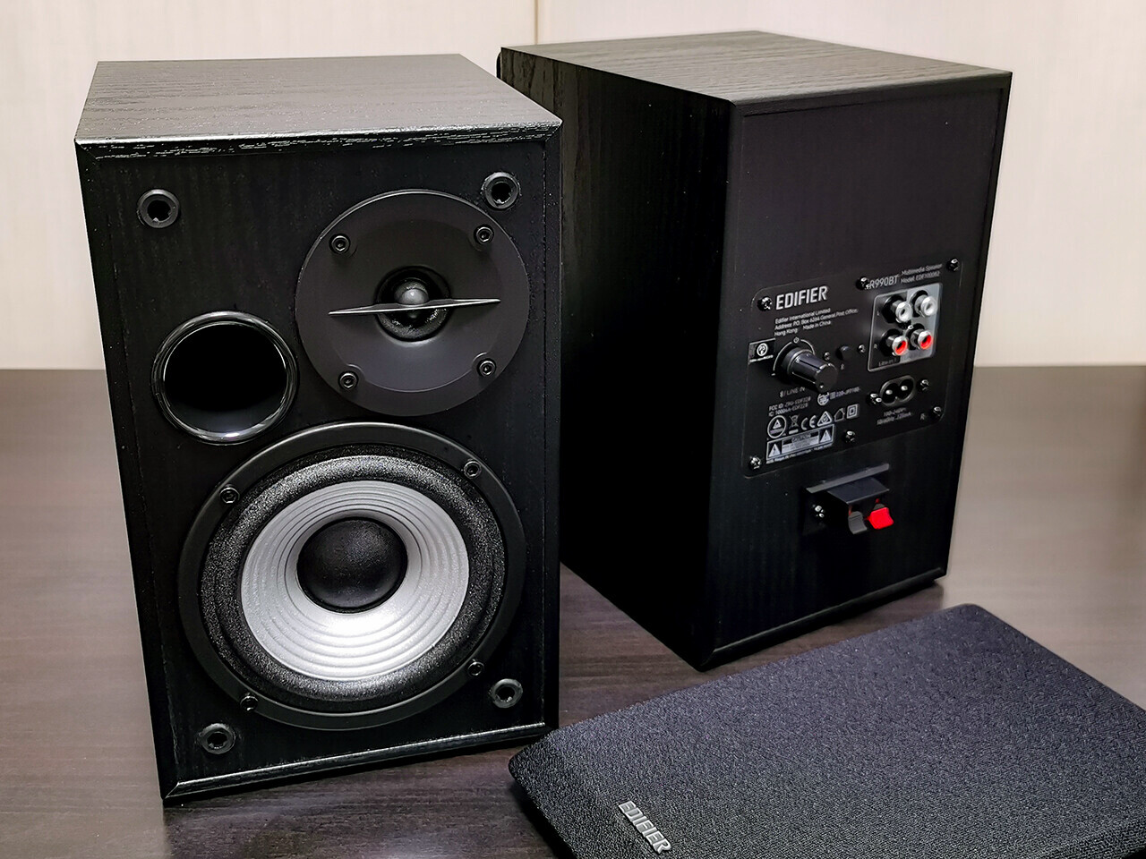 EDIFIER R990BT」 RCA×2＋Bluetooth5.4対応、リビングでもデスクトップ