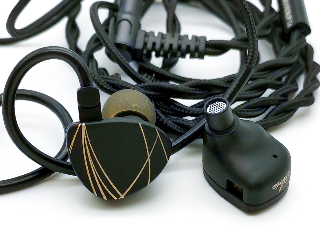 水月雨「Moondrop Aria」(2021) 落ち着いたデザインと絶妙な空間表現が