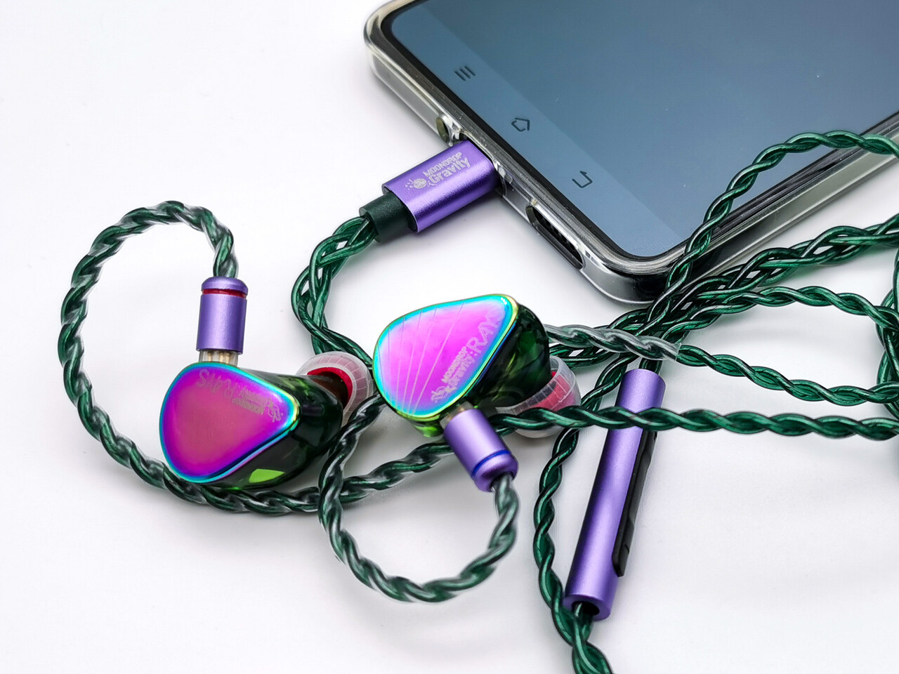 水月雨「MOONDROP RAYS (光束)」 定評のある製品技術とサウンドを