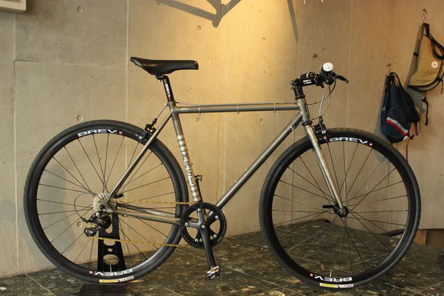 人気のヒミツはピストのようなシンプルな外観。MASI CAFE RACER UNO再