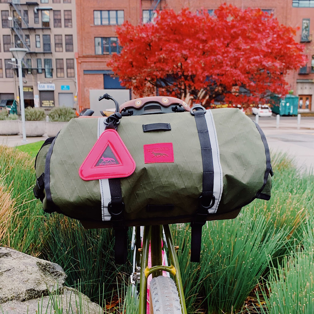 限定品入荷！SWIFT INDUSTRIES × BLUE LUG 三角リフレクター : K&M