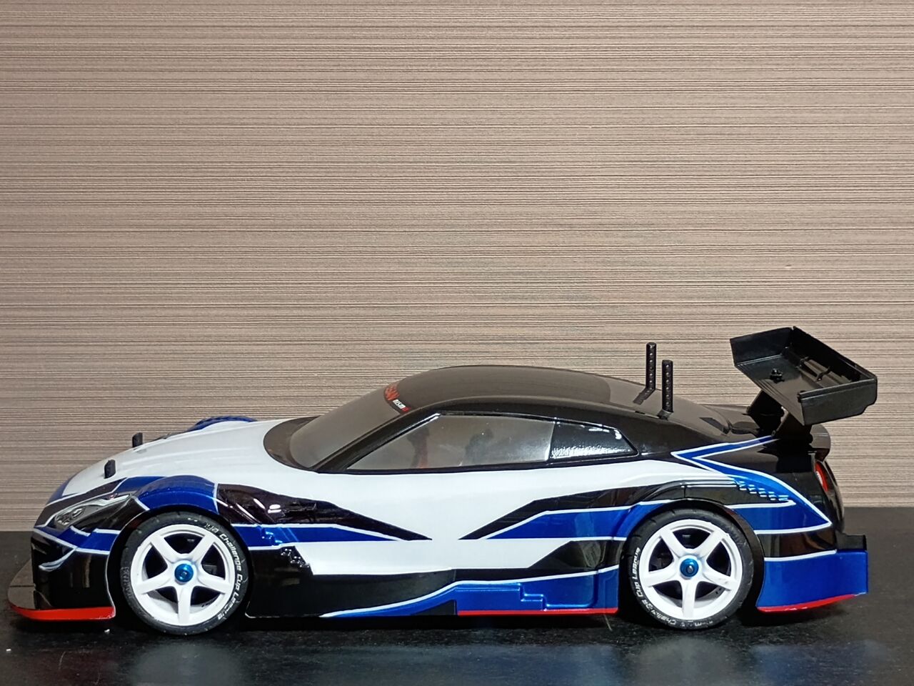 ボディ作成 MOTUL AUTECH GT-R : つねきちのRCblog