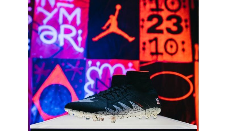 NIKE ネイマールとマイケル・ジョーダンのコラボ サッカースパイク