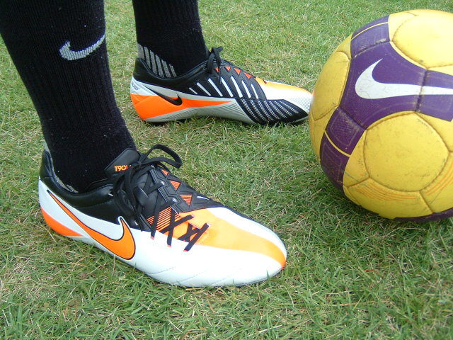 ナイキ トータル90レーザー4 HG-B インプレ : Kohei's BLOG サッカー