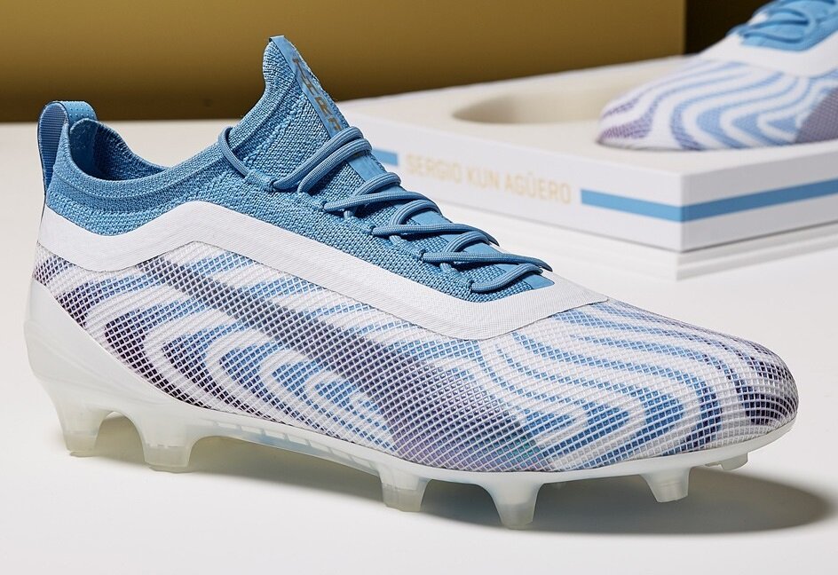 アグエロのPL通算12回目のハットトリック達成記念スパイクが公開