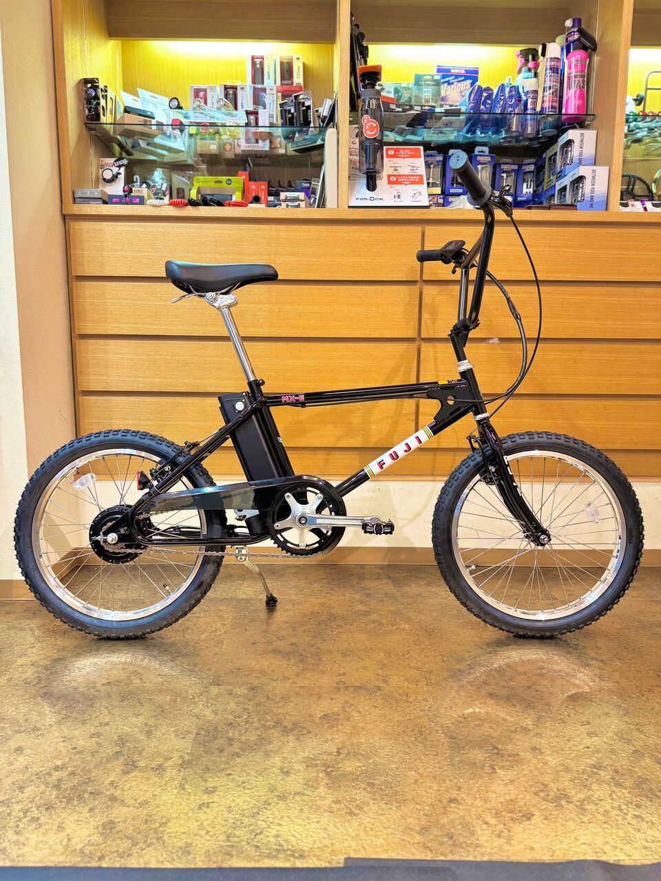 レトロデザイン×最新アシスト！話題の FUJI MX-E : LORO CYCLEWORKS