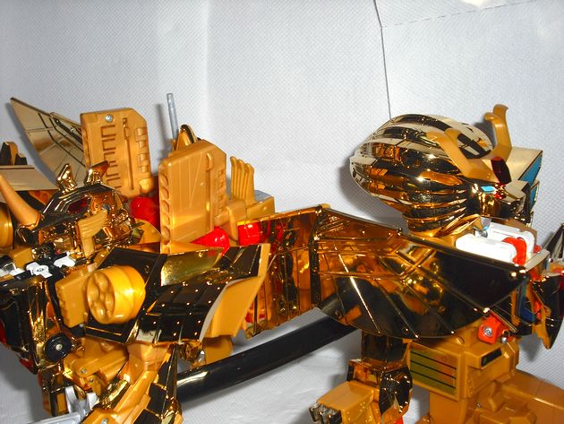 DX黄金獣合体グレートゴルドラン : DXセイバーベース