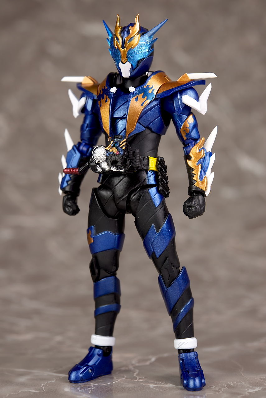 S.H.フィギュアーツ 仮面ライダークローズ レビュー : はっちゃか
