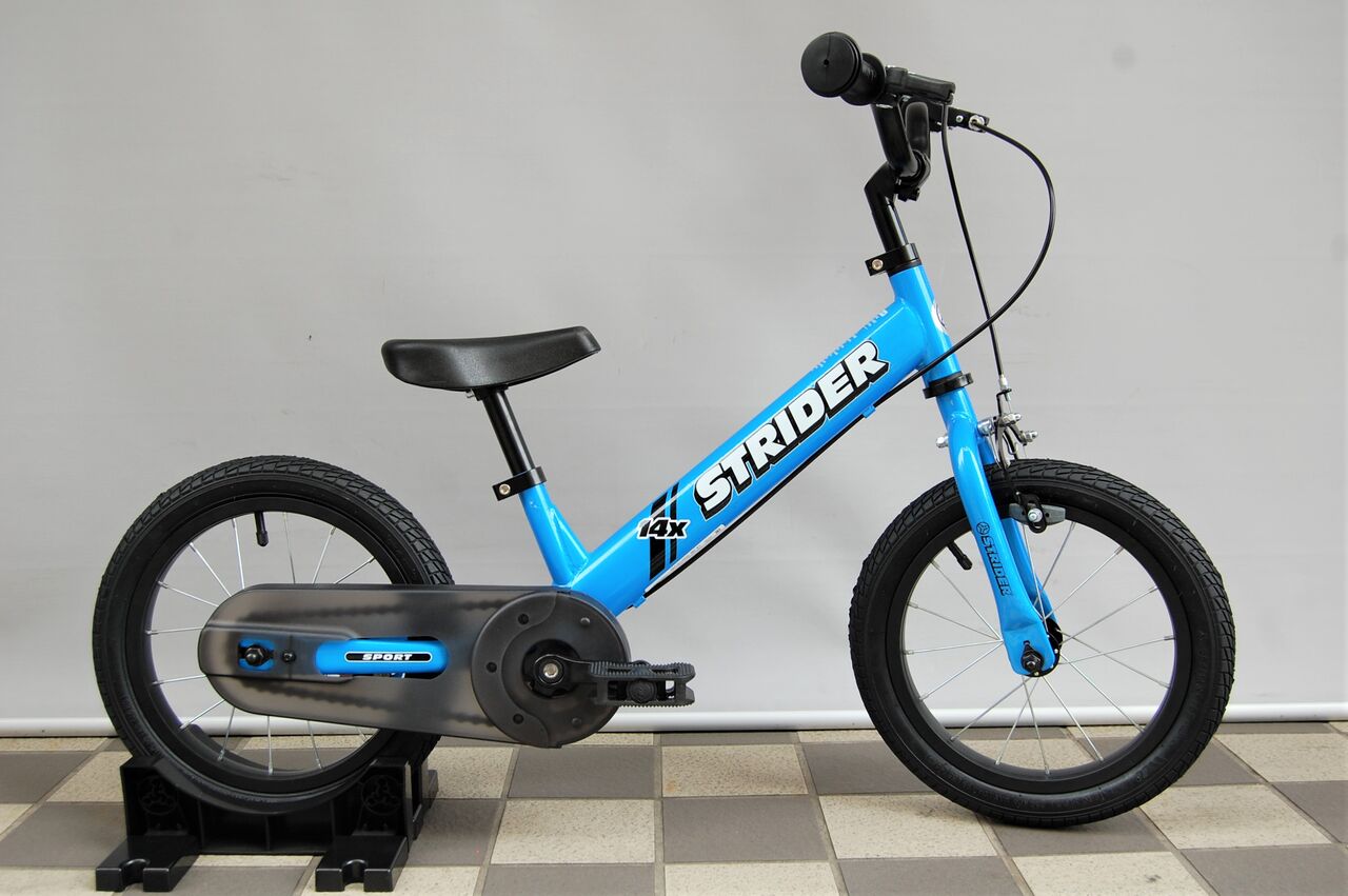 STRIDER ストライダー ブルー 14X ペダル付き STRIDER 14x 青色 キッズ