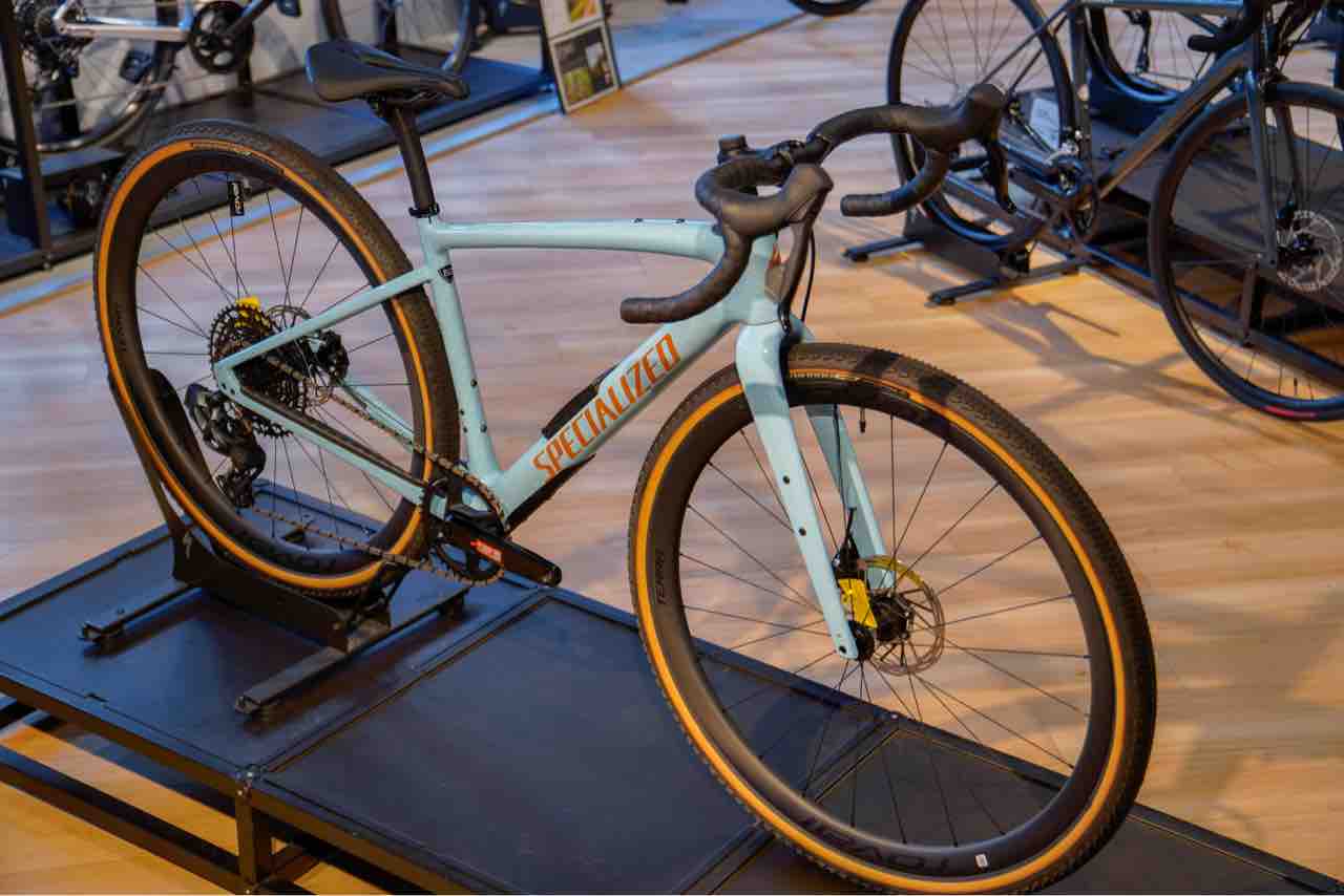 DIVERGE EXPERT CARBONのご紹介 – SBC