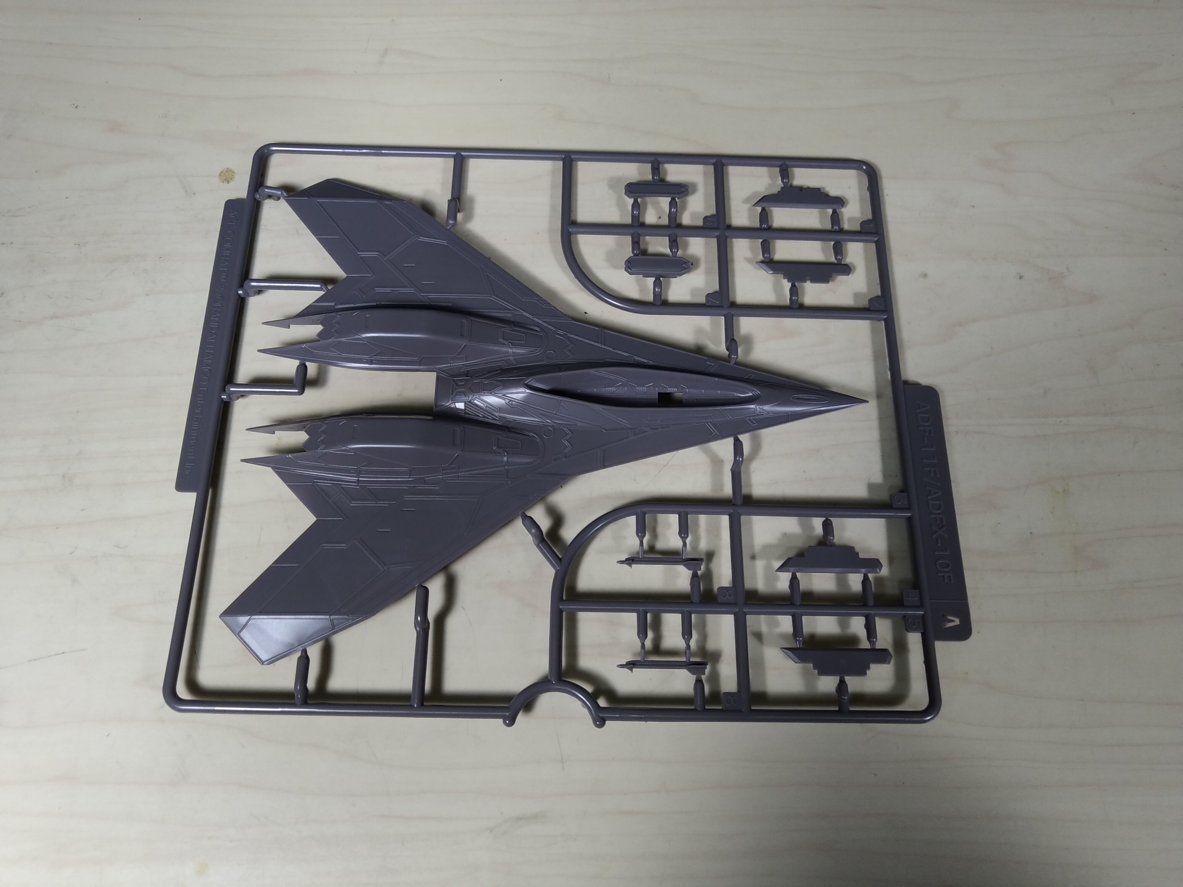 コトブキヤ：1/144 ADF-11F レーベン レビュー : いつもクチャクチャ