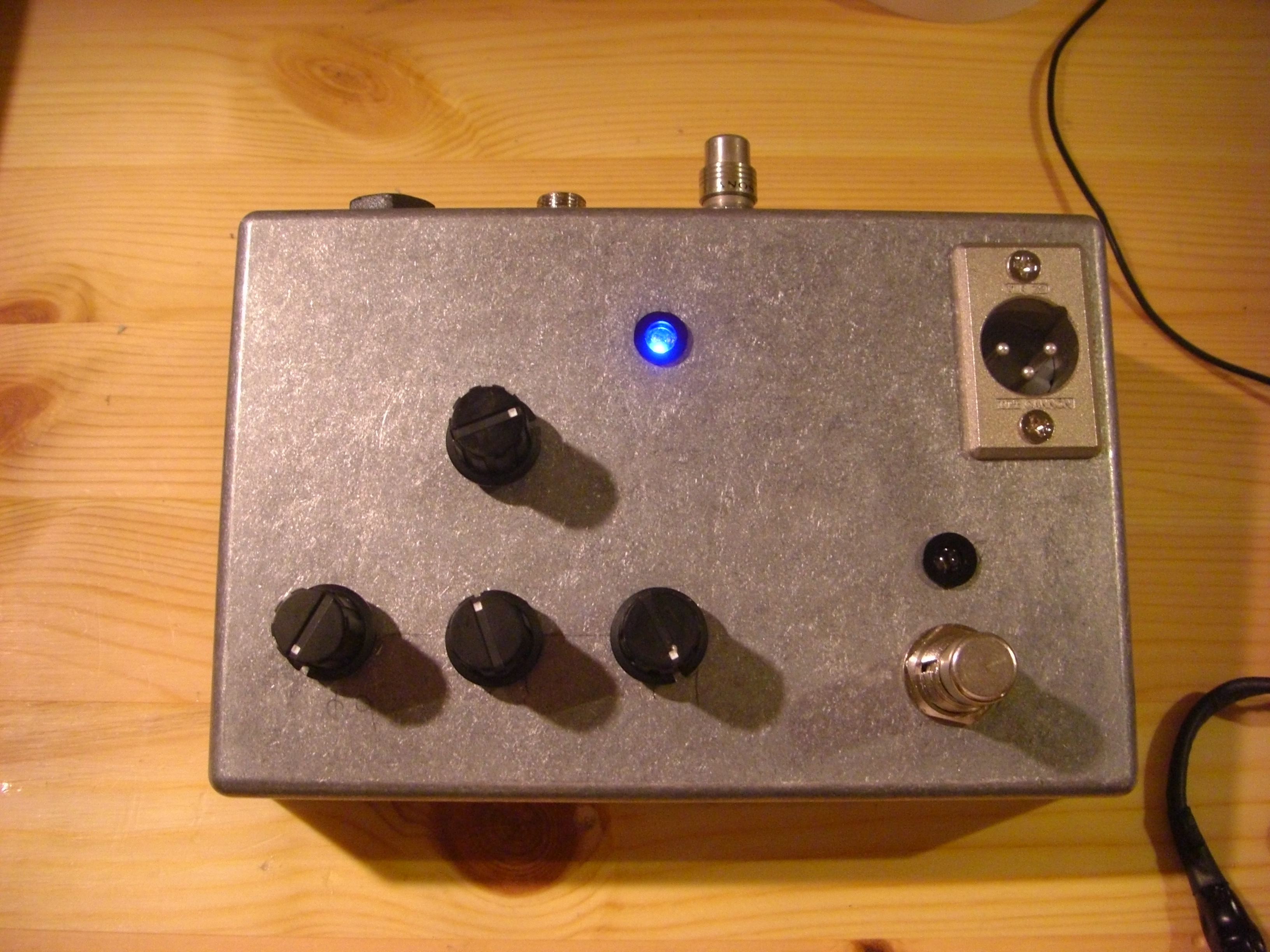 自作プリアンプ : 8弦ギタリスト尾花毅ライブインフォ