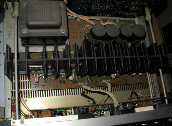 TRIO KA-8300 （プリメインアンプ）その① : フラットバーロードで行こう！