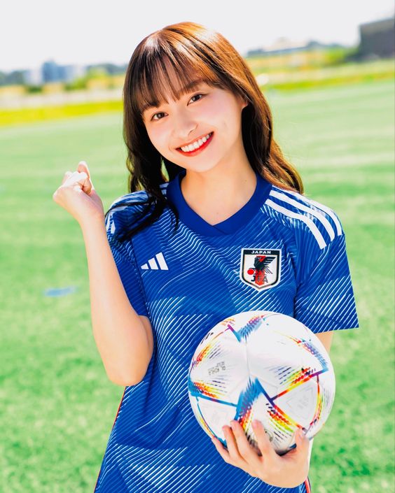 adidas なでしこジャパン 新トレーニングウェアとユニフォーム