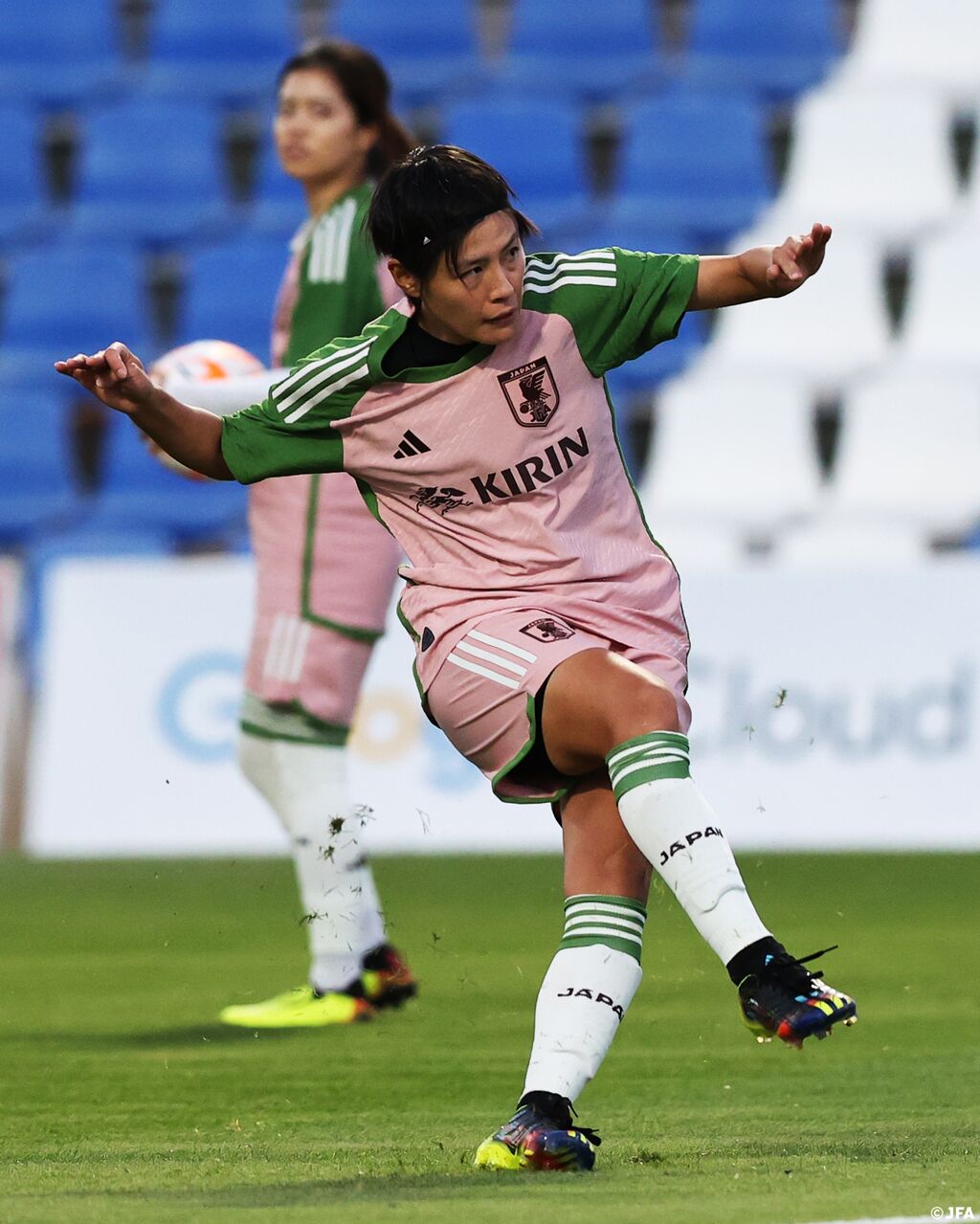 なでしこジャパン トレーニングウェア 桜餅モデル : ジャージ