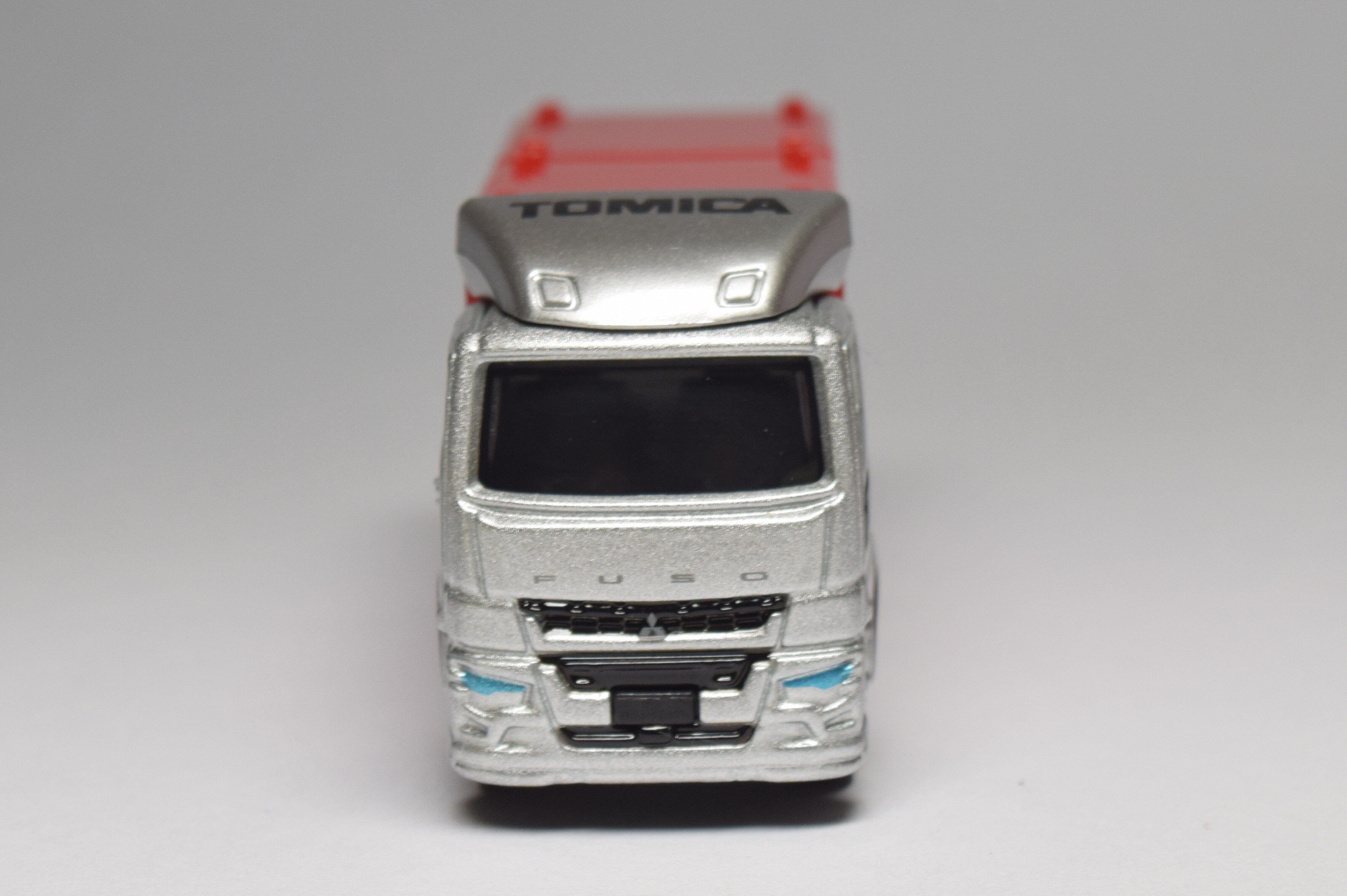 トミカ 2018年7月の新車 No.85 三菱ふそうスーパーグレート : トミカ研究隊