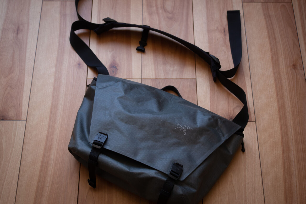 やっぱり3点掛けは便利 [ARC'TERYX Granville 10 Courier Bag] : 山に