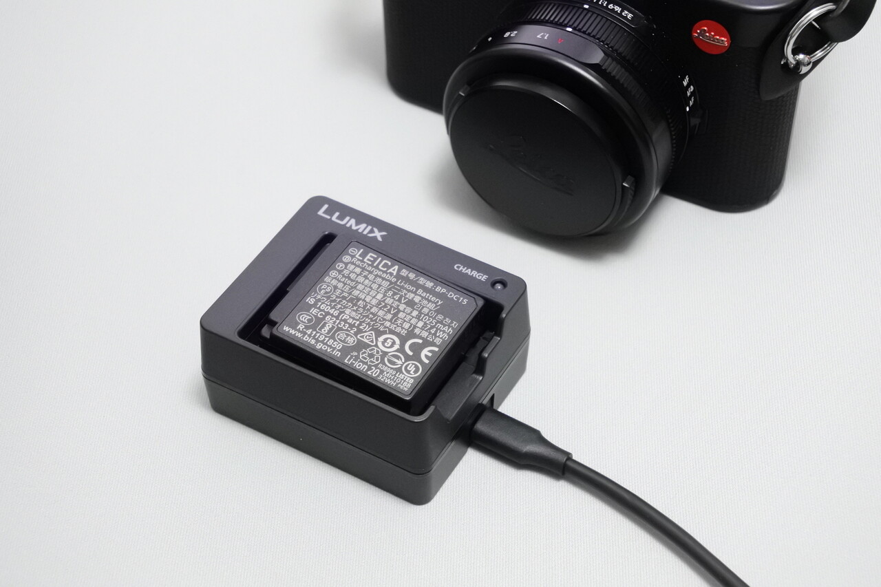 LEICA D-LUX8用にUSB充電器を買った ＜Panasonic バッテリー