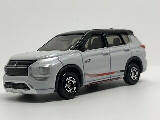 トイザらスは今回も実車モデルあり アウトランダー : おもちゃ雑記帖