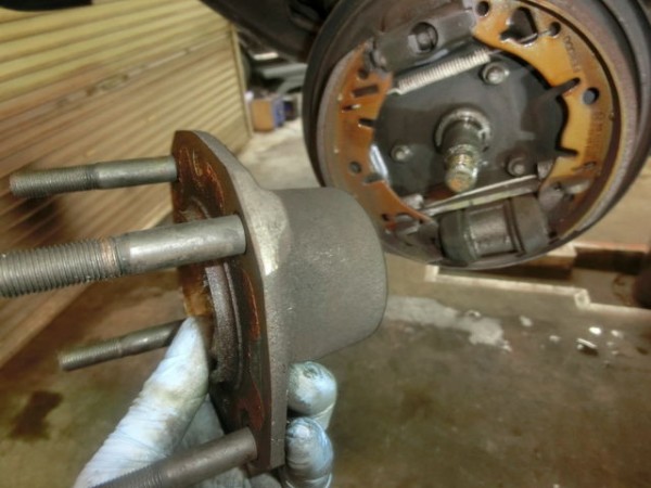 HRK様 車検ついでに右リアハブベアリングも交換。 : スタッフブログ