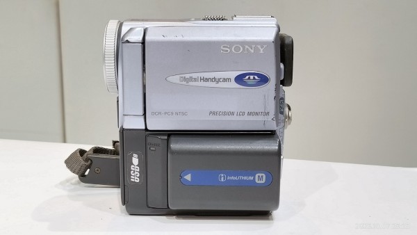2001/平成13/SONY/DCR-PC9/Handycam/ハンディカム/DV/68万画素CCD/光学