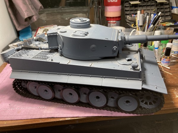 タミヤ 1/16 RCタンク ドイツ重戦車タイガー1初期生産型 フル