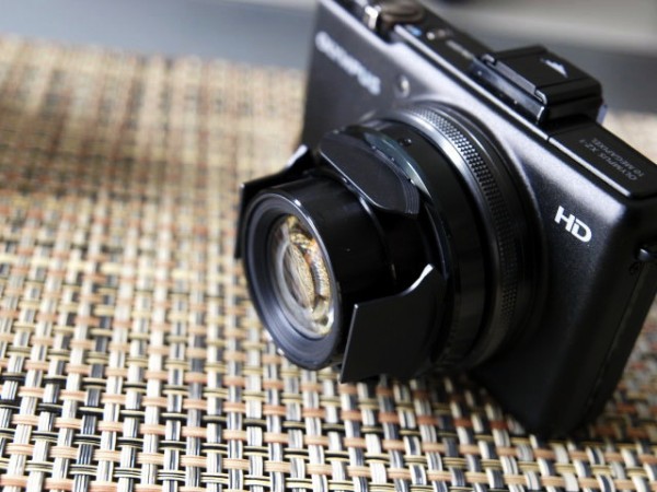 OLYMPUS XZ-1,2の自動開閉レンズキャップ（LC-63A）を買った : 鳥取の