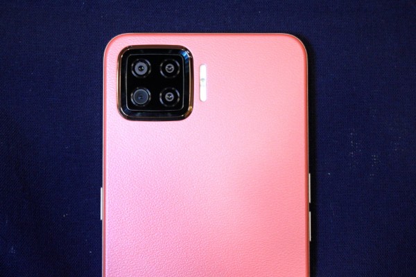 2万円台半ばと低価格なSIMフリースマホ「OPPO A73」の外観や同梱品