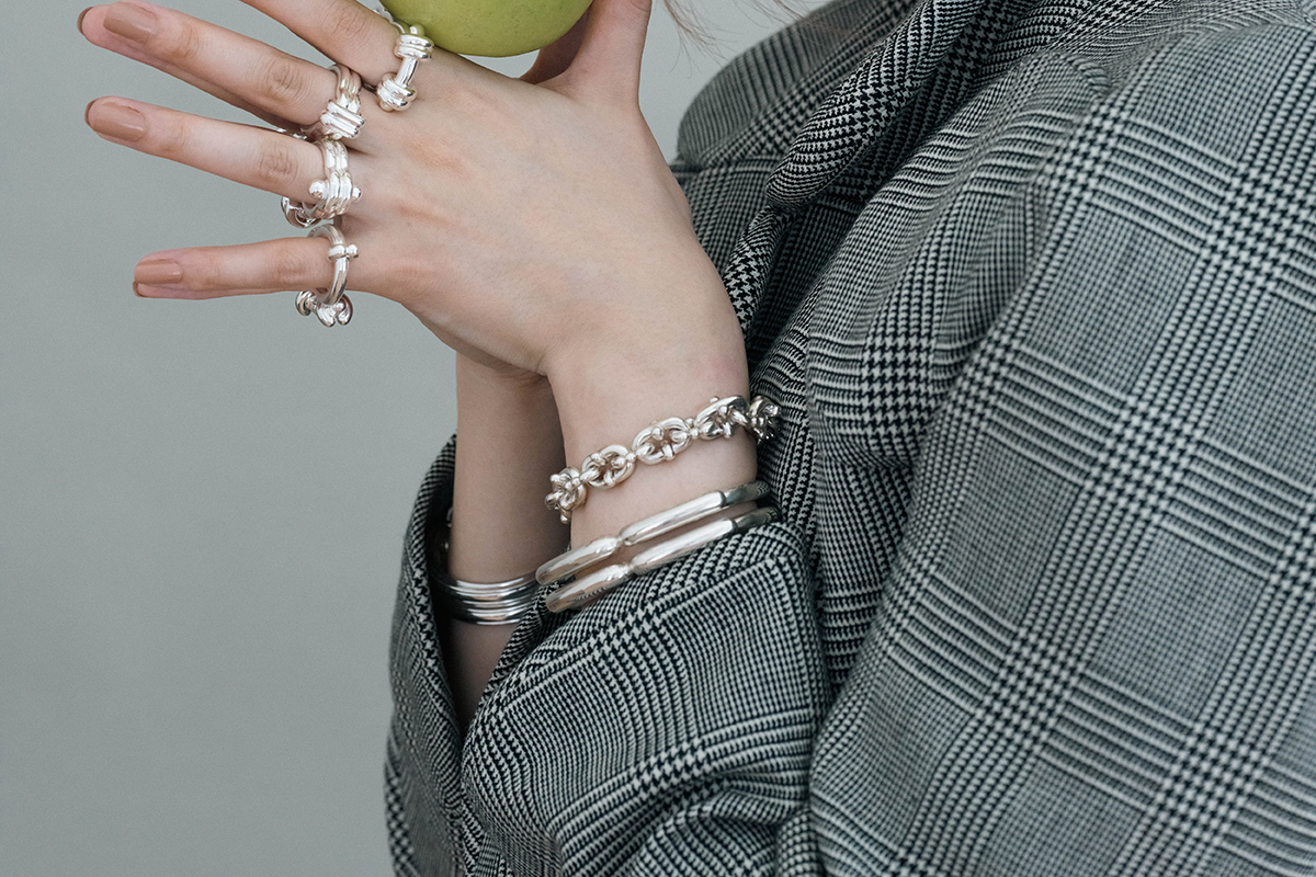 知性をまとうジュエリー – RHODES ムーンキャンディーブレスレット