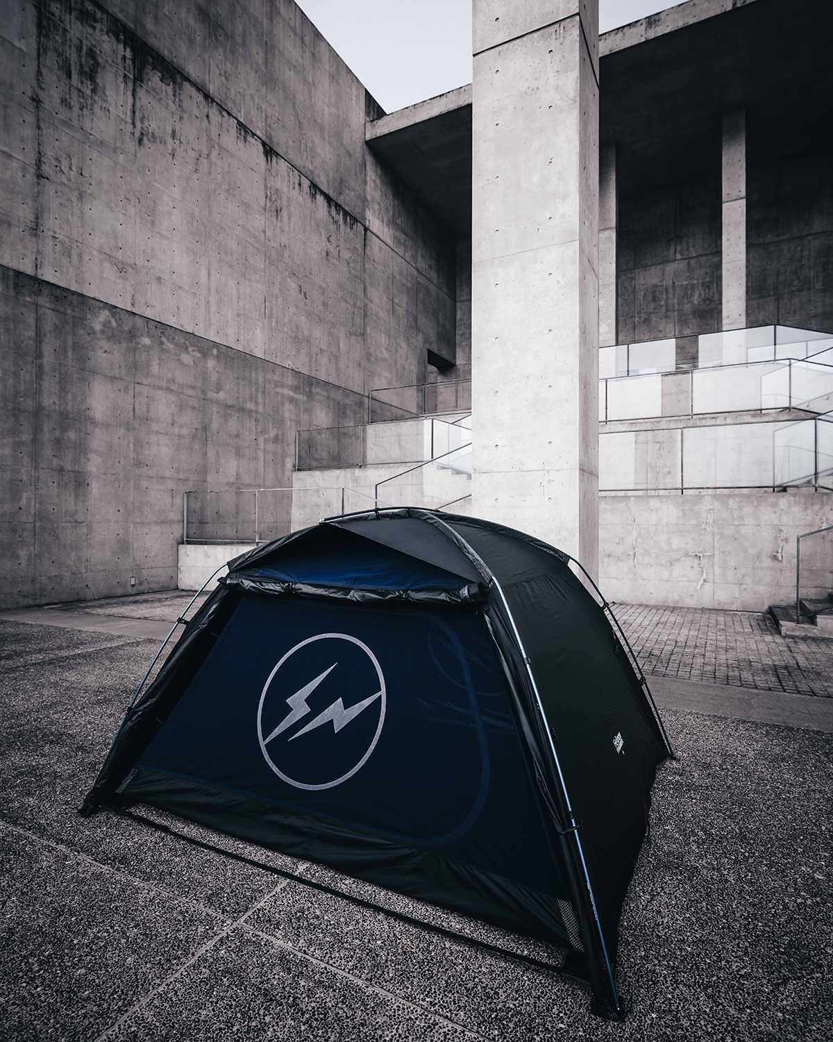 Helinox × fragment design 第3弾のコラボシリーズが発売中 – 時代を