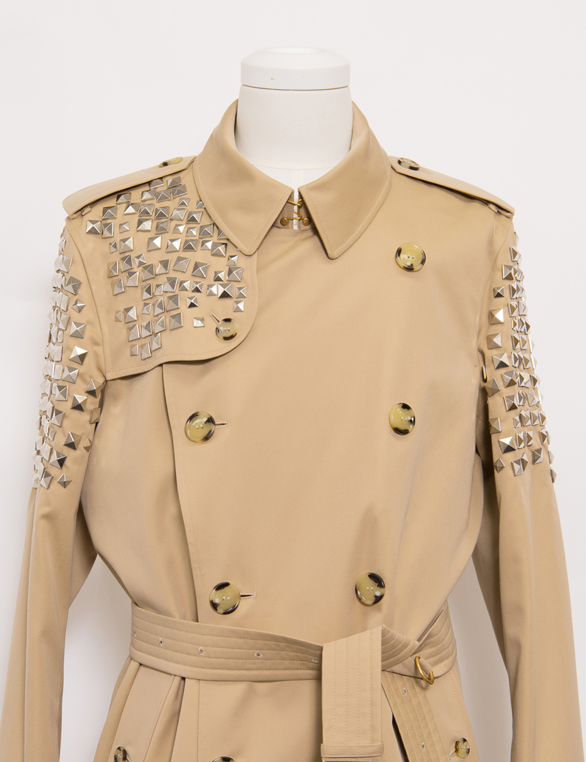 COMME des GARÇONS カスタムの BURBERRY トレンチコート 第2弾が発売