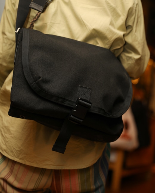 Hender Scheme Messenger Bag Small [Black/Khaki Olive]