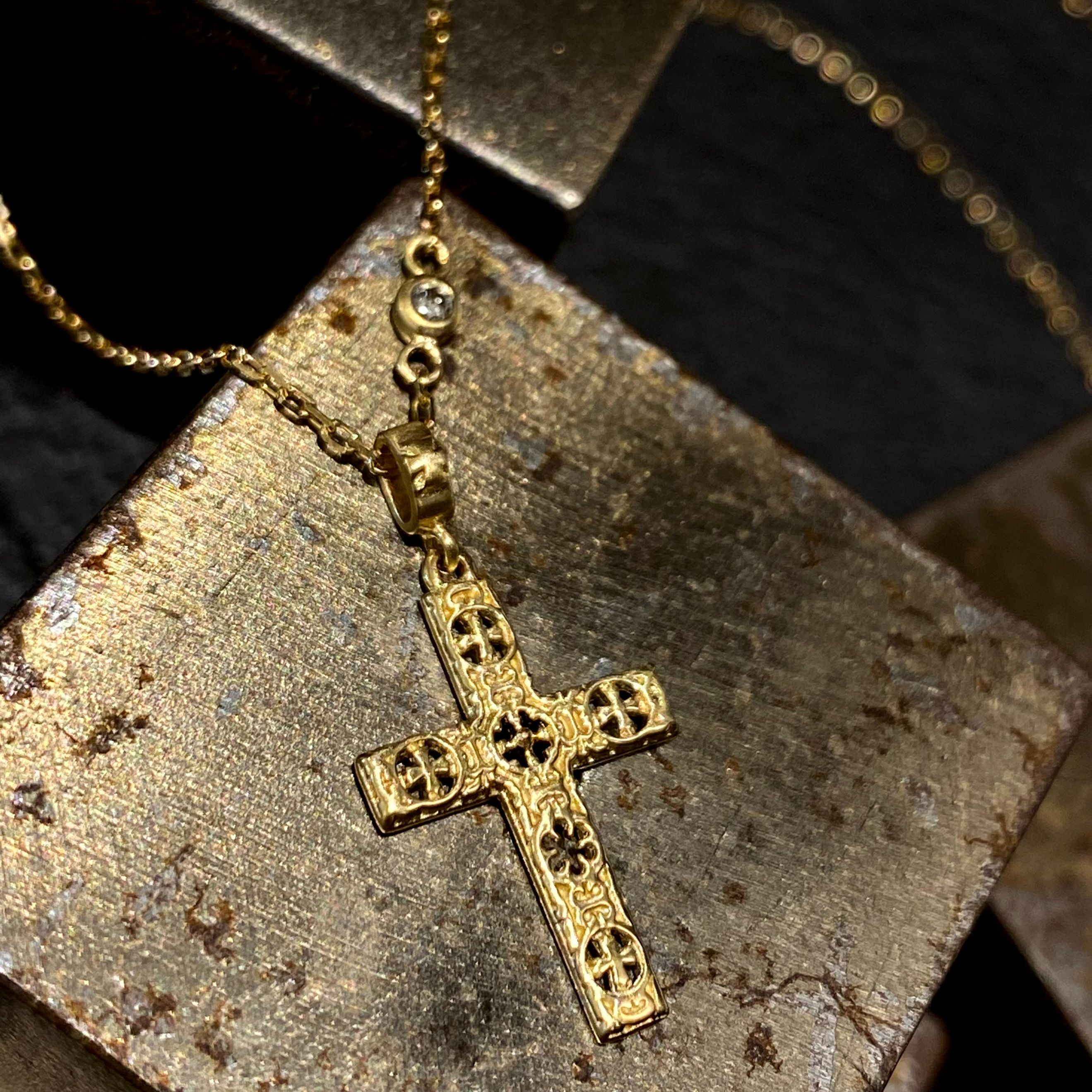 PETITE SERIES WIDE MEDIEVAL CROSS NECKLACE 18k Yellow Gold