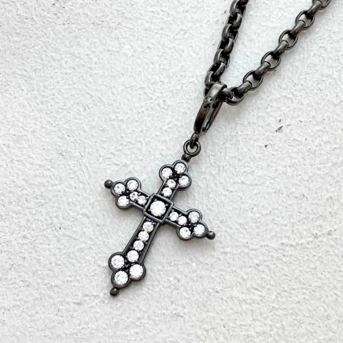 MEDIUM GOTHIC CROSS / SILVER / ZIRCONIA / BLACK RUTHENIUM BLACK