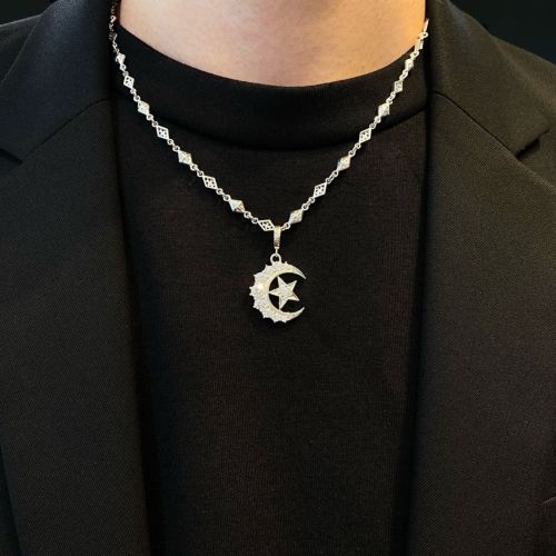 MEDIUM CRESCENT MOON / STAR PENDANT Silver / Zirconia PENDANT